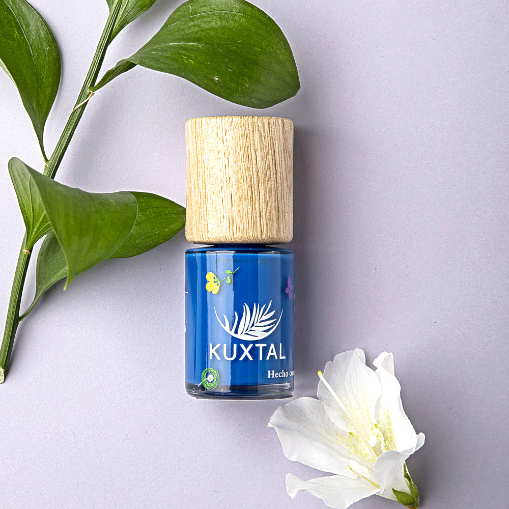 Esmalte para uñas Blueberry.