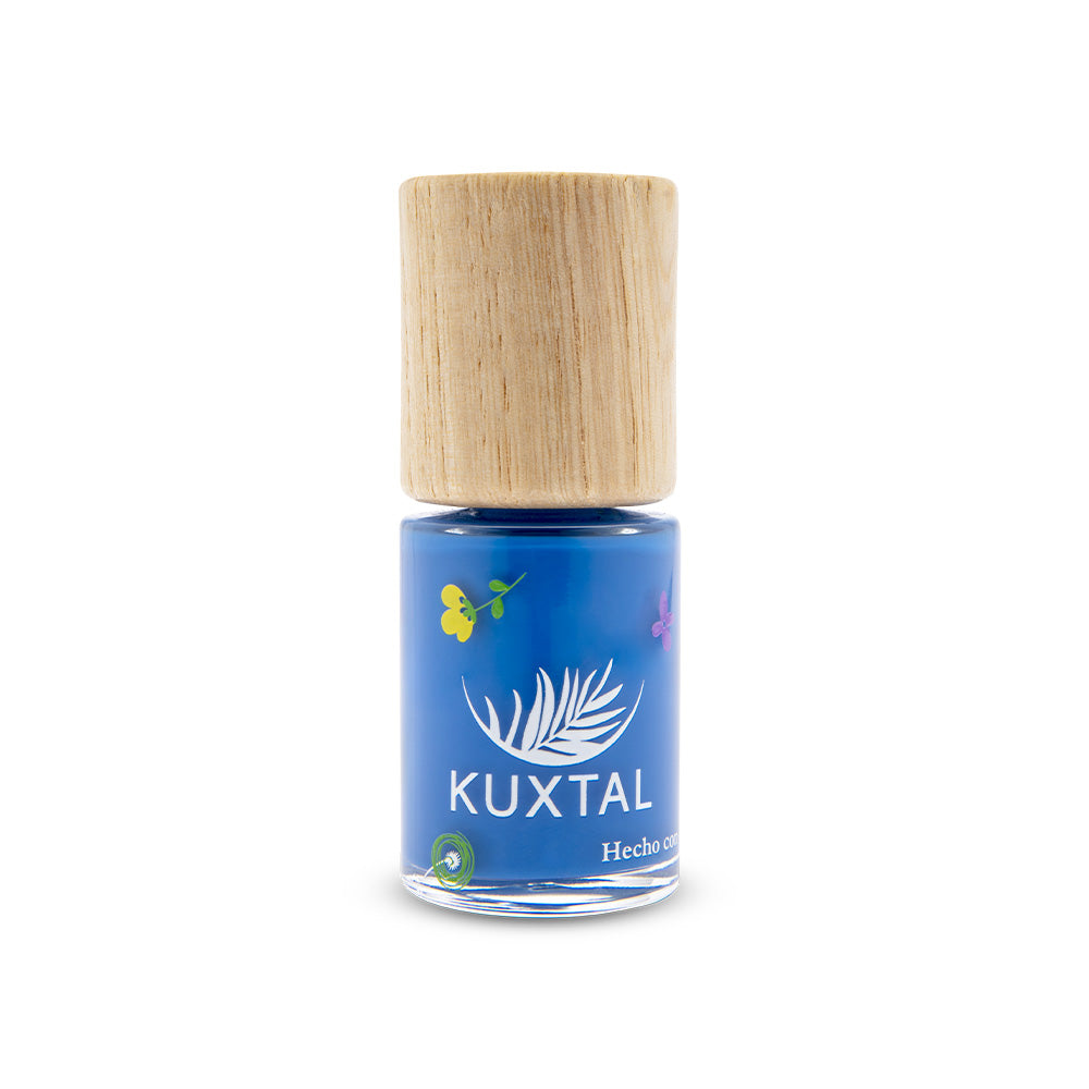 Esmalte para uñas Blueberry.