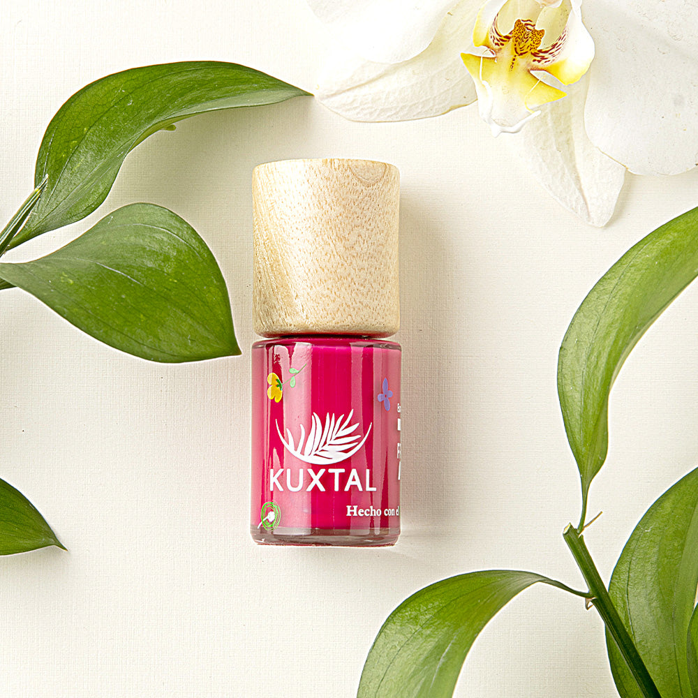 Esmalte para uñas Magenta.