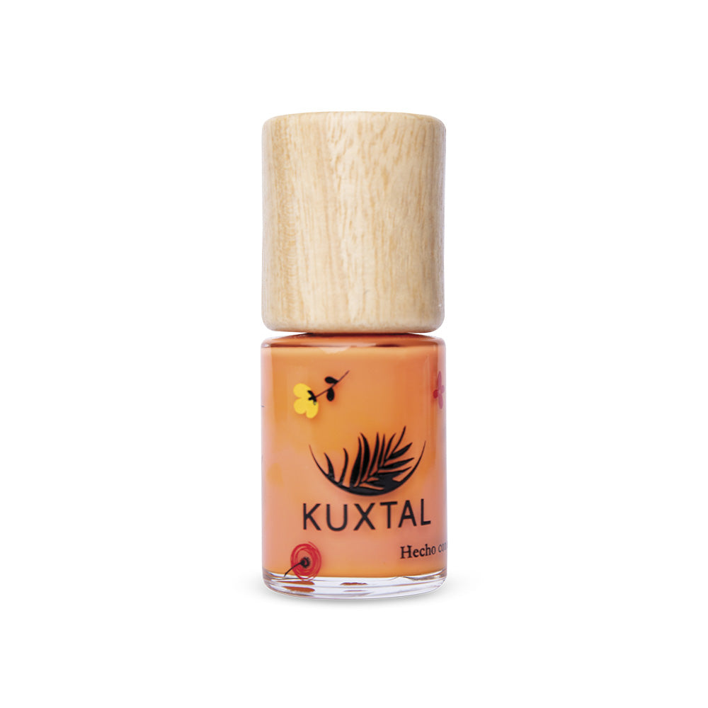 Esmalte para uñas Tangerine.