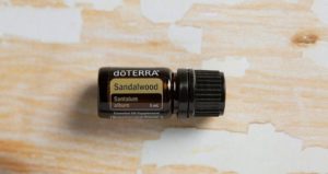 Aceite de sándalo de DoTerra.