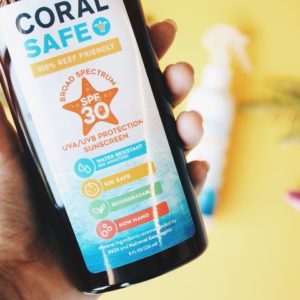 El bloqueador de Coral Safe es biodegradable e inofensivo para los corales.